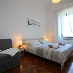 Traumhafte Lage Im Zentrum Von Nur 200 Meter Zum Mit Meerblick Apartment