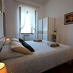 Traumhafte Lage Im Zentrum Von Nur 200 Meter Zum Mit Meerblick Apartment Porec