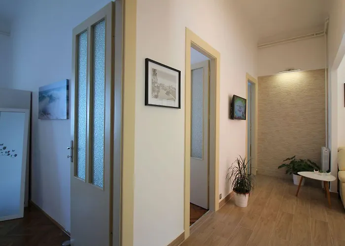 Traumhafte Lage Im Zentrum Von Nur 200 Meter Zum Mit Meerblick * Poreč