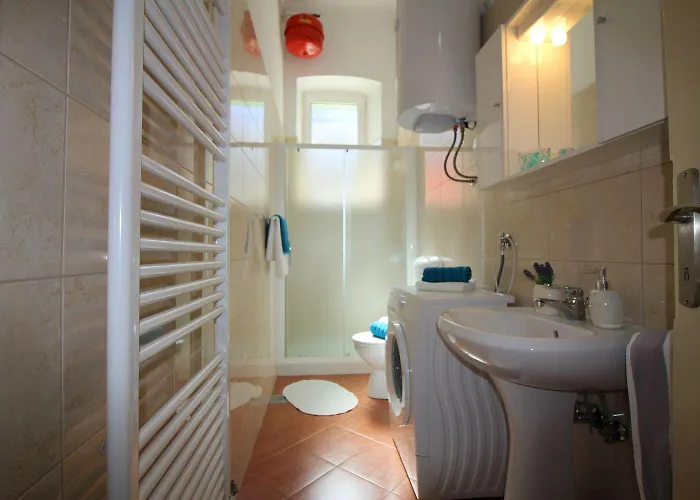 Traumhafte Lage Im Zentrum Von Nur 200 Meter Zum Mit Meerblick