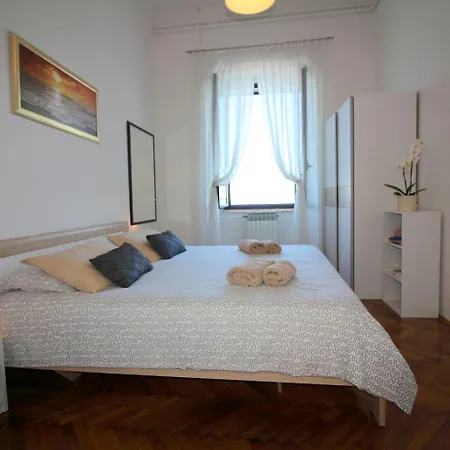 Traumhafte Lage Im Zentrum Von Nur 200 Meter Zum Mit Meerblick *