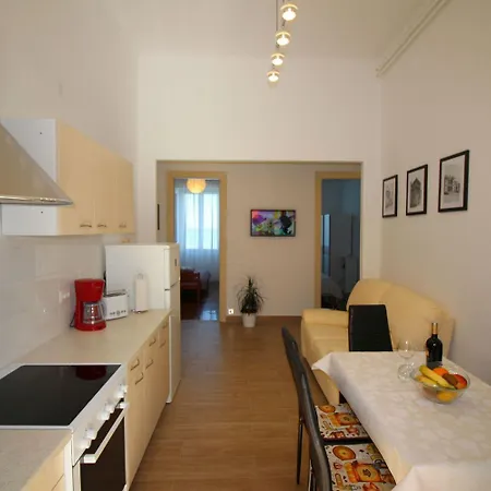 Apartament Traumhafte Lage Im Zentrum Von Nur 200 Meter Zum Mit Meerblick