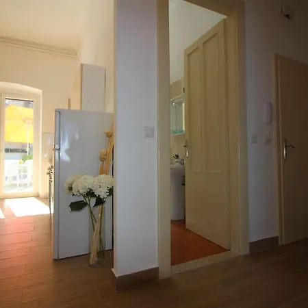 Traumhafte Lage Im Zentrum Von Nur 200 Meter Zum Mit Meerblick Apartament