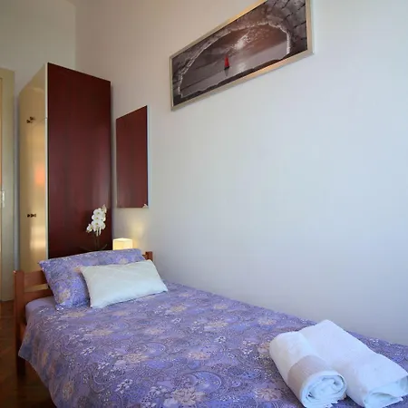 Traumhafte Lage Im Zentrum Von Nur 200 Meter Zum Mit Meerblick Apartament