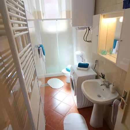 Apartament Traumhafte Lage Im Zentrum Von Nur 200 Meter Zum Mit Meerblick *