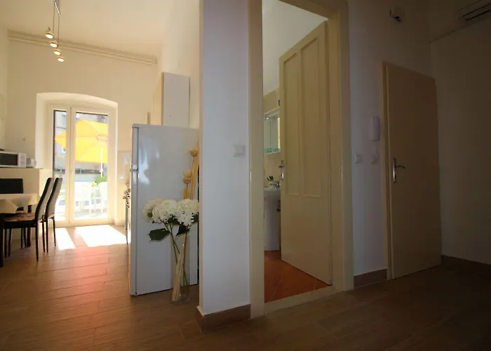 Traumhafte Lage Im Zentrum Von Nur 200 Meter Zum Mit Meerblick Apartament