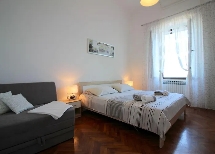 Traumhafte Lage Im Zentrum Von Nur 200 Meter Zum Mit Meerblick Apartament